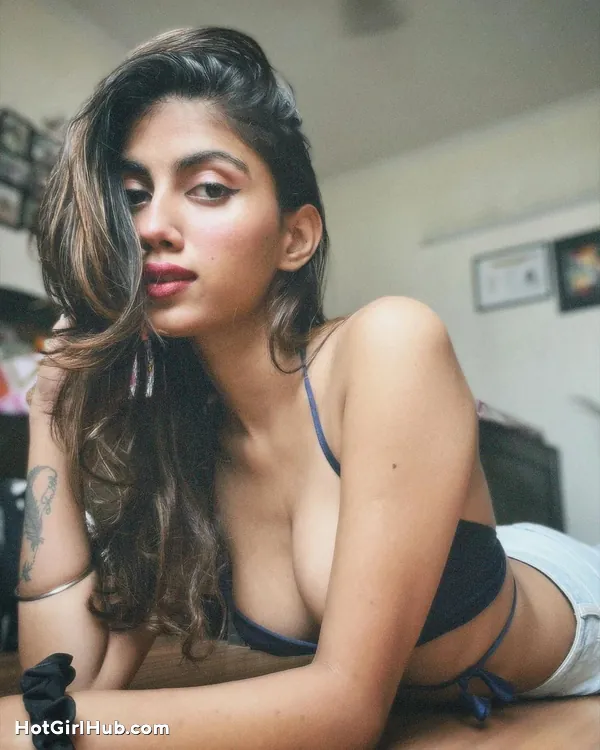 Hot Curvy Indian Girls With Big Boobs (8)
