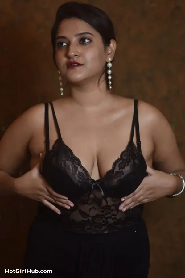 Hot Indian Girl With Big Tits (6)