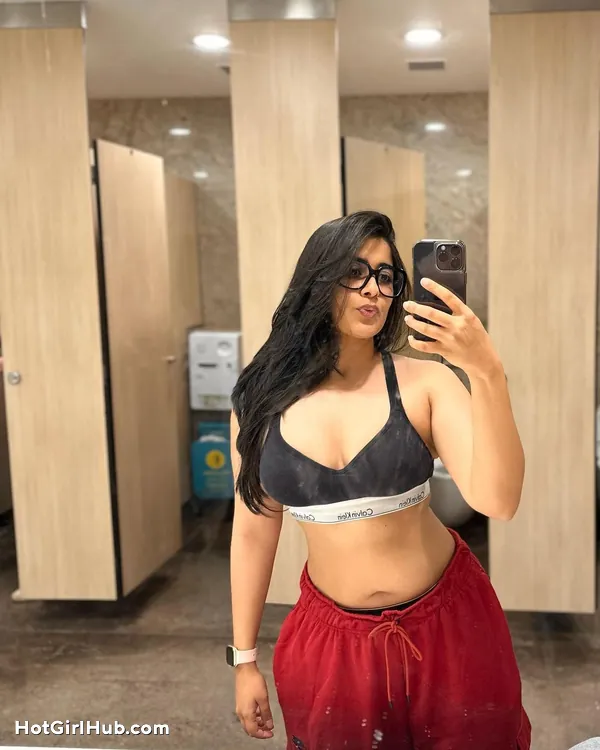 Hot Nikita Sharma Big Boobs Instagram Model (4)