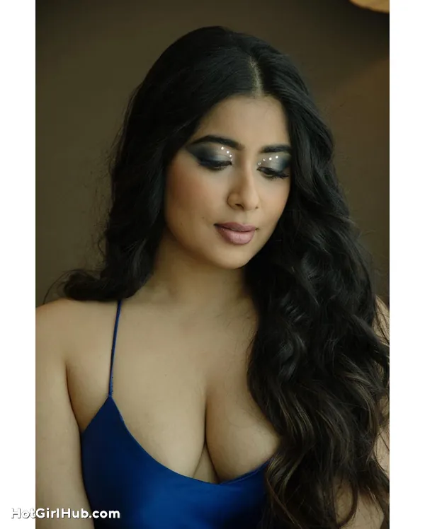 Hot Nikita Sharma Big Boobs Instagram Model (5)