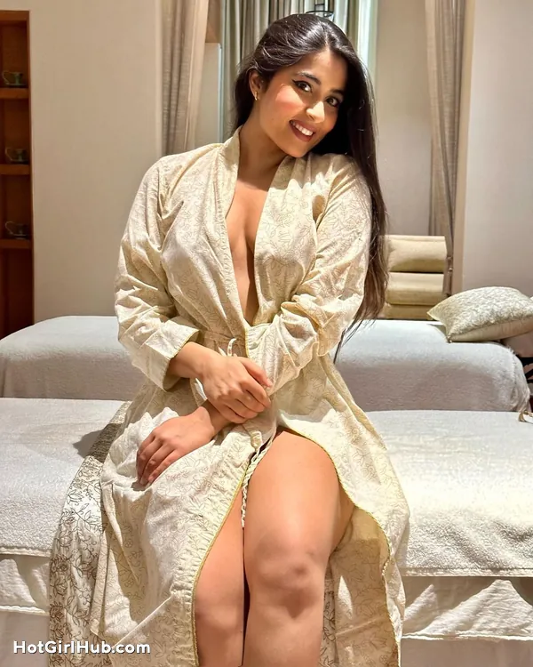 Hot Nikita Sharma Big Boobs Instagram Model (9)