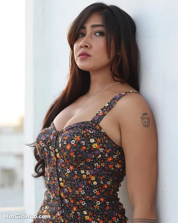 Hot-Sofia-Ansari-Big-Boobs-Instagram-Model-4.webp