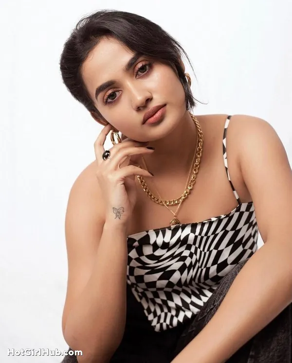 Hot Tamil Actress Teju Ashwini Big Boobs (5)
