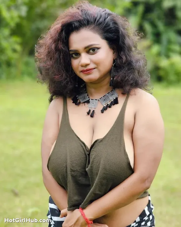 Cute Indian Girls With Big Boobs (11)