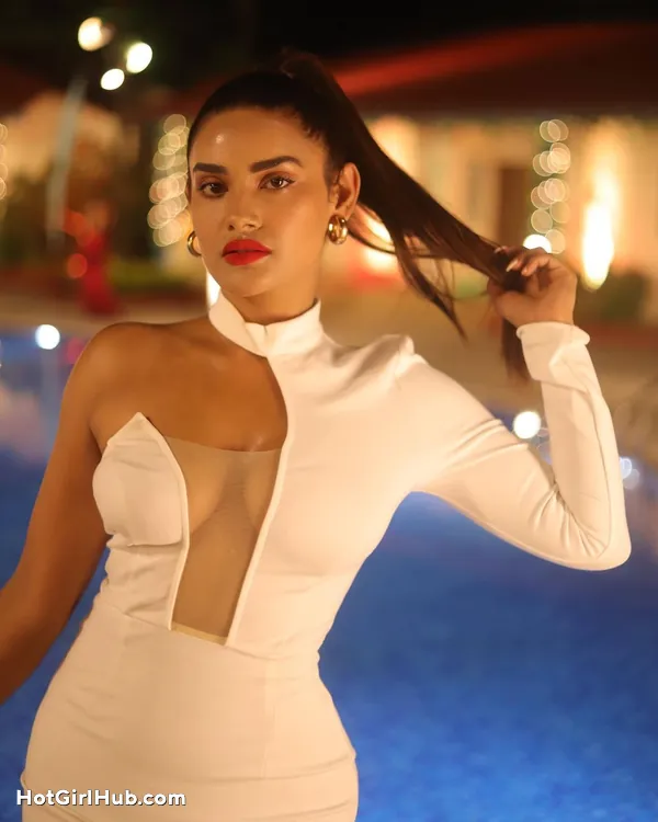 Hot Sakshi Dwivedi Big Boobs Instagram Model (2)