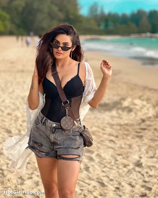 Hot Sakshi Dwivedi Big Boobs Instagram Model (5)
