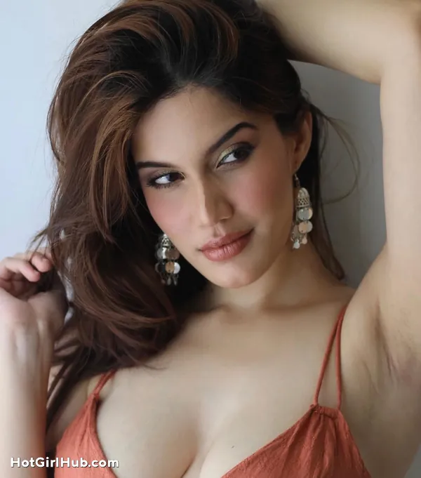 Hot Mohini Dwivedi Big Boobs Instagram Model (11)