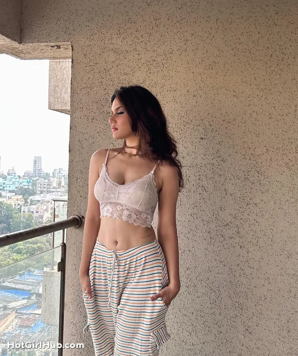 Hot Mohini Dwivedi Big Boobs Instagram Model (7)