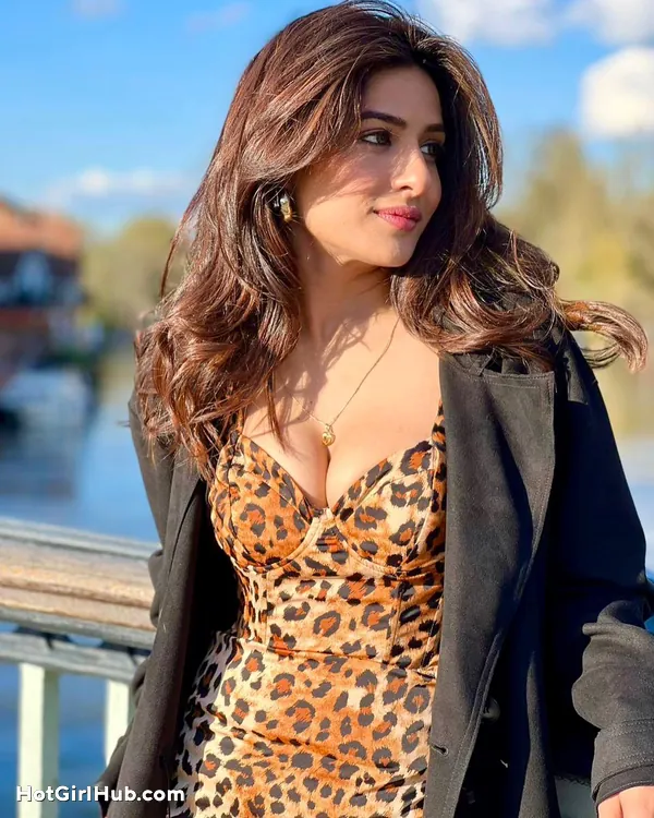 Hot Neha Khan Big Boobs Instagram Model (6)