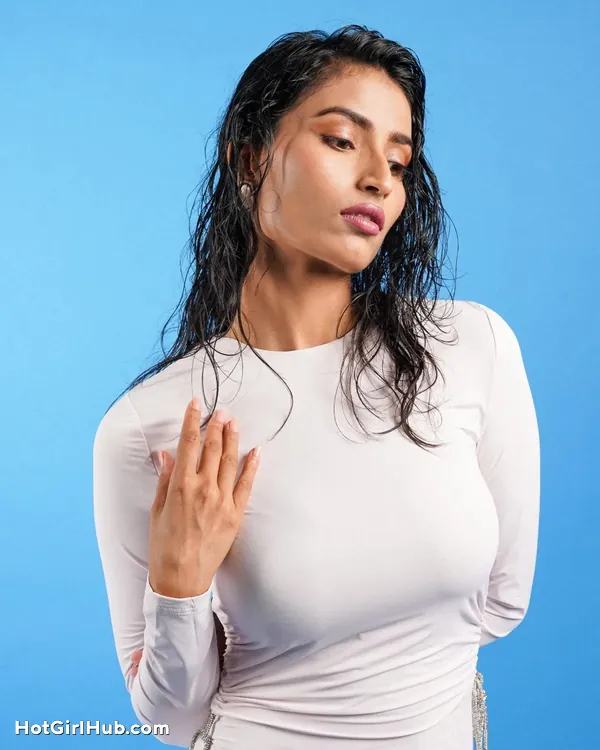 Hot Nikita Tiwari Big Boobs Instagram Model (2)