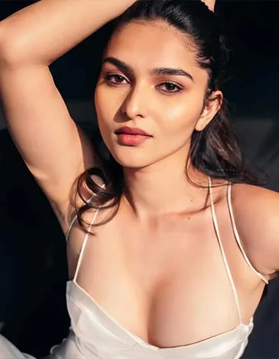 Sexy Indian Girls With Big Tits (1)