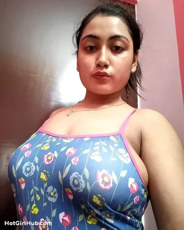 Cute Desi Girls With Big Tits (9)