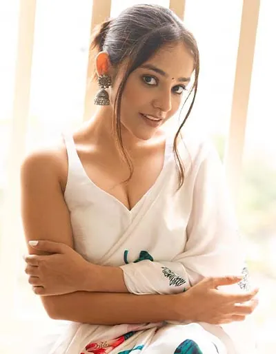 Hot Riya Verma Big Boobs Instagram Model (1)