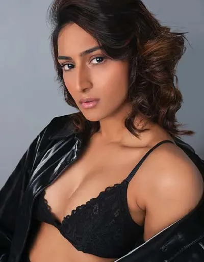 Sexy Indian Girls With Big Boobs (1)