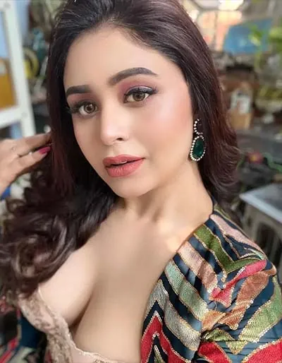 Cute Desi Girls With Big Tits (1)