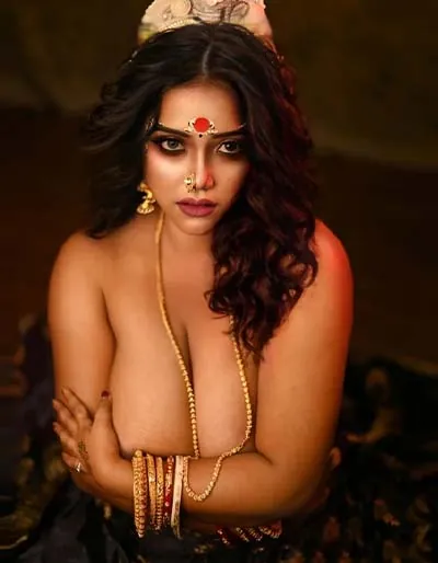 Hot Indian Girls Deep Cleavage (1)