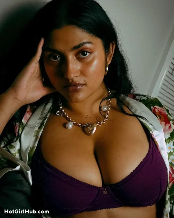 Hot Indian Girls With Big Tits (7)
