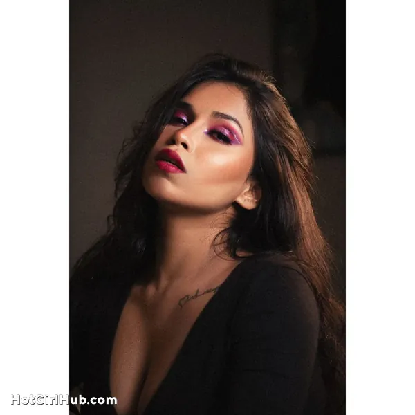 Hot Joyeeta Banik Big Boobs Instagram Model (11)