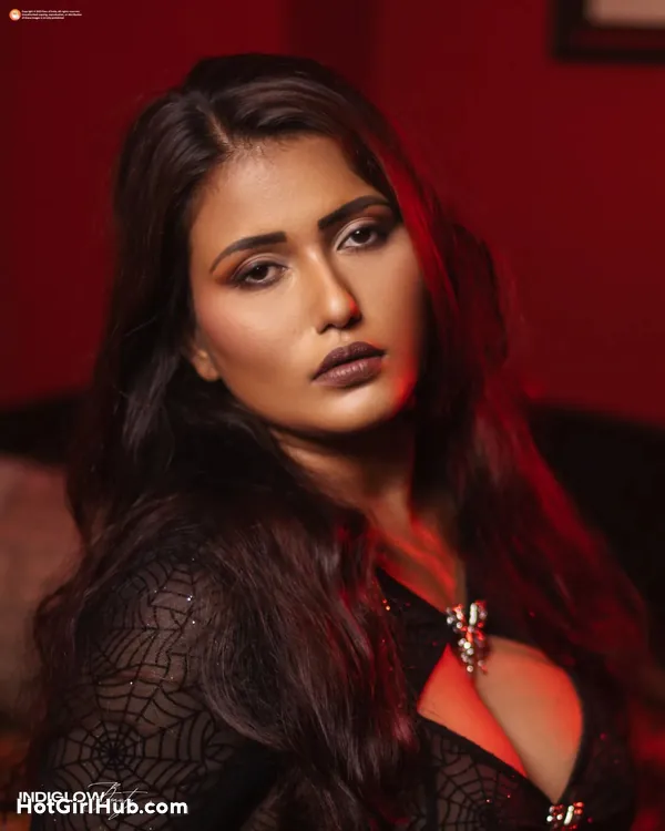 Hot Joyeeta Banik Big Boobs Instagram Model (3)
