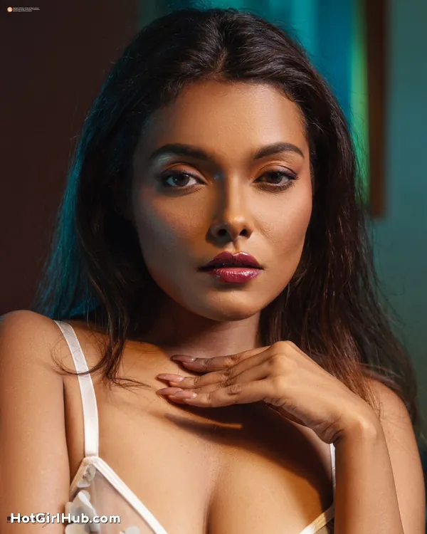Hot Joyeeta Banik Big Boobs Instagram Model (4)