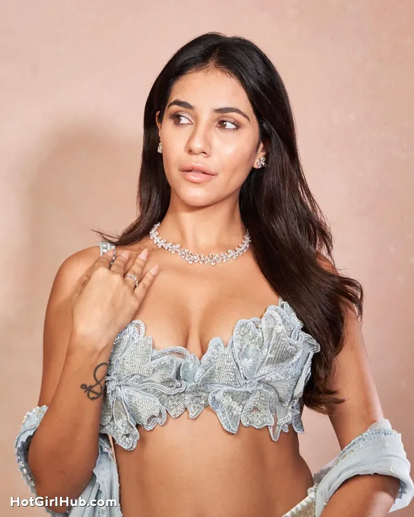 Hot Radhika Seth Big Boobs Instagram Model (4)