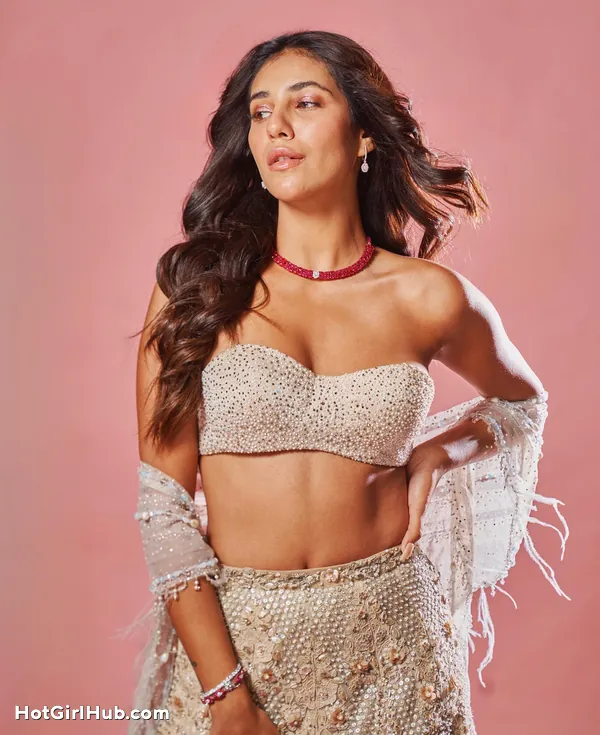 Hot Radhika Seth Big Boobs Instagram Model (9)