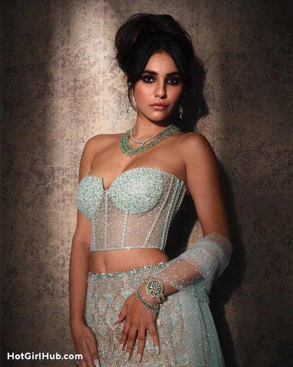 Hot Radhika Seth Big Boobs Instagram Model (3)