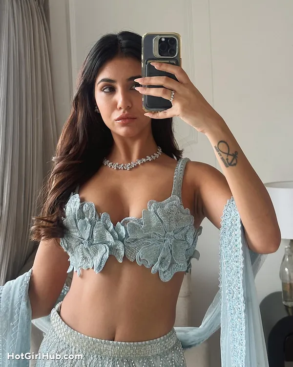 Hot Radhika Seth Big Boobs Instagram Model (7)