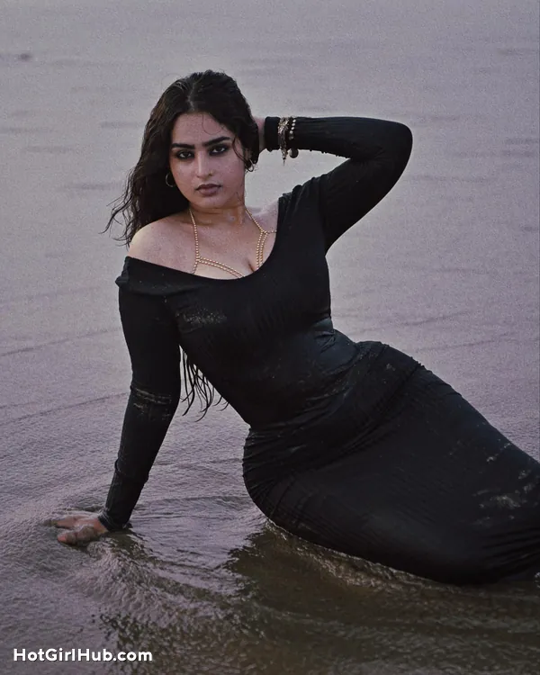 Hot Ayesha Khan Big Boobs Instagram Model (9)