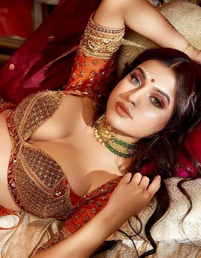 Nidhi Chaudhary Sexy Photos That Needs Your Attention (1)