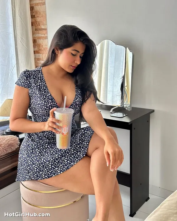 Nikita Sharma Sexy Photos That Will Leave You Stunned (4)
