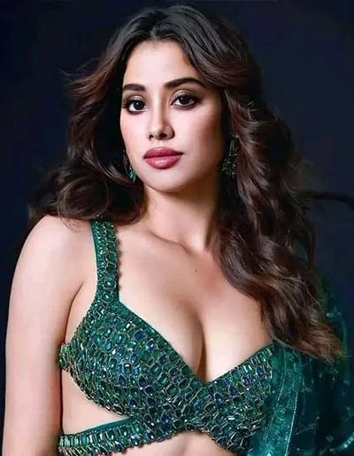 Janhvi Kapoor Super Hot Photos Will Make Your Jaws Drop (1)
