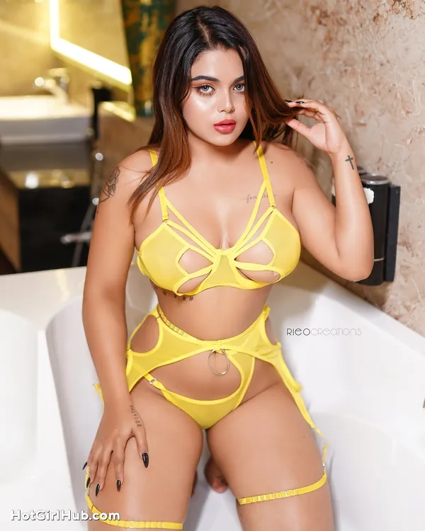 Triyasha Roy Sizzling Photos That You Need to See Twice (9)