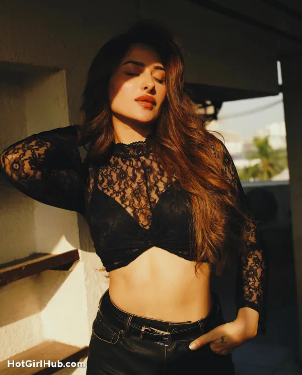 Mahira Sharma Sexy Photos Will Leave You Spellbound (10)