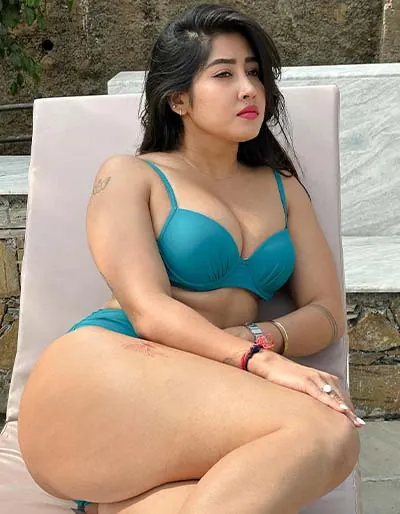Sofia Ansari Spicy Photos That Will Raise Your Eyebrow (1)