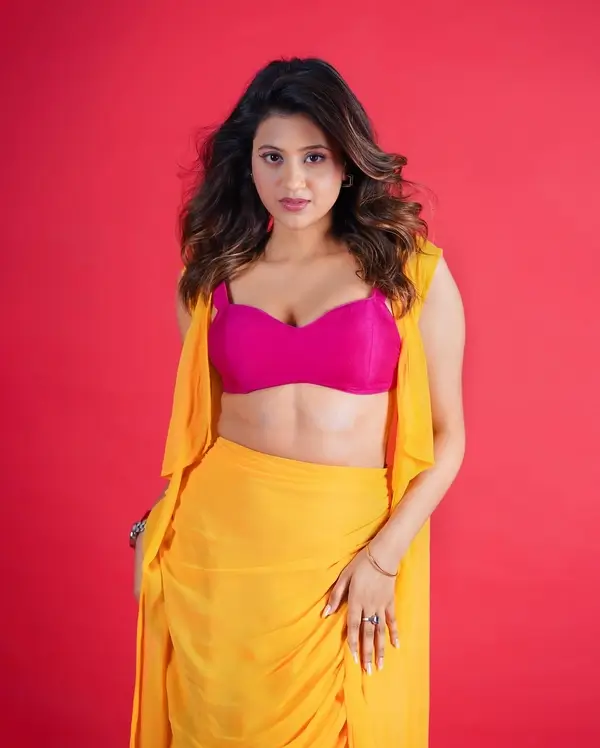 Anjali Arora Puts on Busty Display in Pink Blouse With Yellow Saree Sets Social Media on Fire (2)