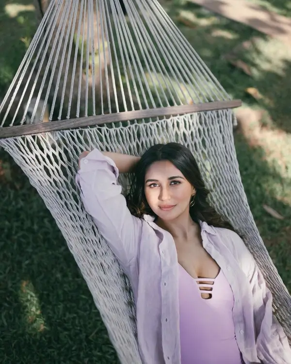 Hot Nikita Dutta Showcased Her Big Boobs and Curvy Figure in Purple Monokini With a Breezy Shirt (2)