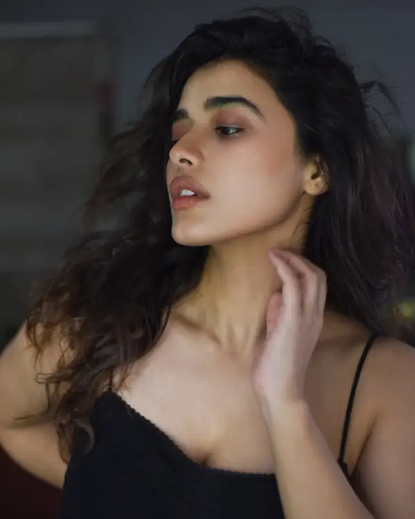 Hot Ketika Sharma Displays Her Big Boobs in a Sleek Black Camisole (2)