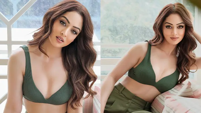 Hot Sandeepa Dhar Flaunts Her Big Boobs and Deep Cleavage in Green Outfit (1)