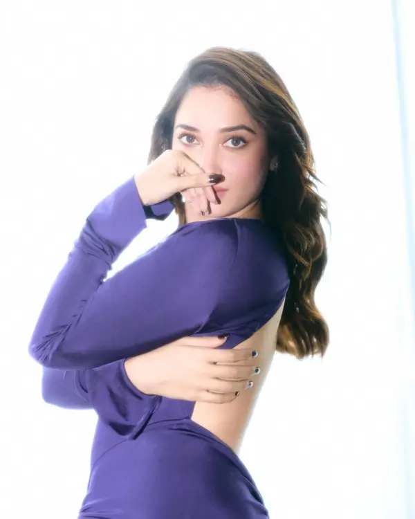 Hot Tamannaah Bhatia Shows Off Big Boobs and Deep Cleavage in Slays Backless Blue Dress (2)