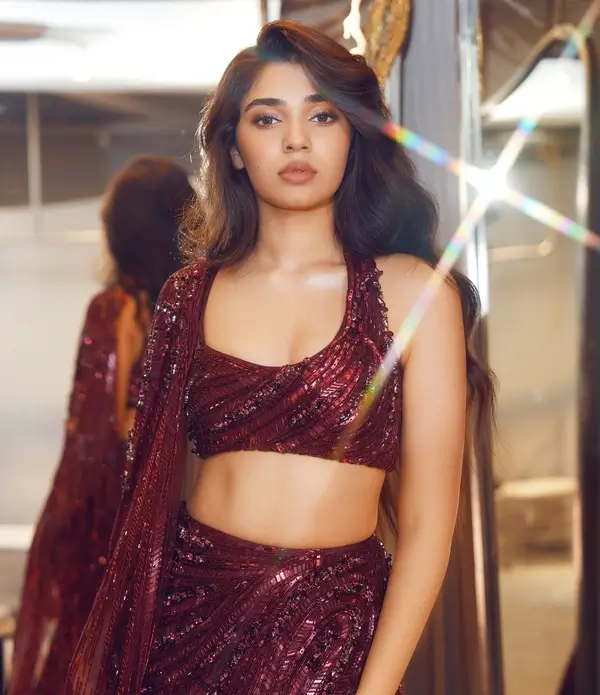 Hot Krithi Shetty Showcased Her Big Boobs and Curvy Figure in a Maroon Blouse With a Breathtaking Lehenga (4)