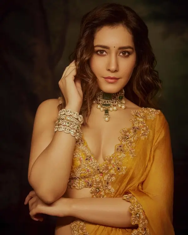 Hot Raashii Khanna Flaunts Her Big Boobs in a Golden orange Lehenga Set (5)