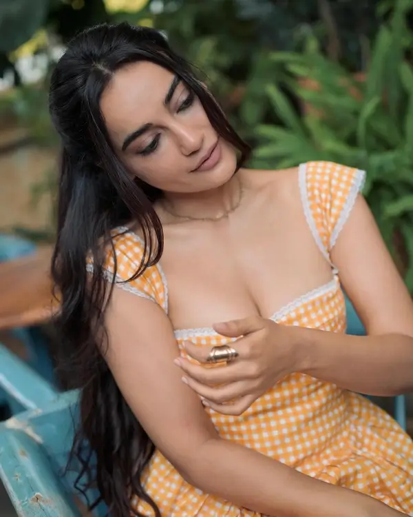 Hot Surbhi Jyoti Displays Her Big Boobs in Charming Yellow Dress (2)