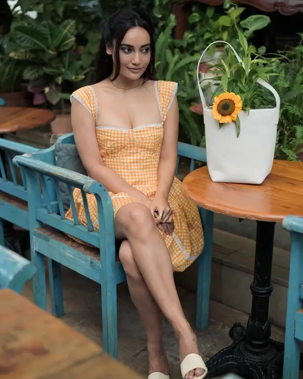 Hot Surbhi Jyoti Displays Her Big Boobs in Charming Yellow Dress (5)