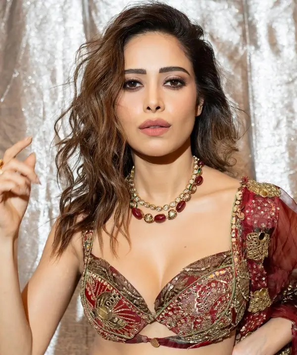 Hot Nushrratt Bharuccha Showcased Her Big Boobs and Curvy Figure in a Red Lehenga (6)