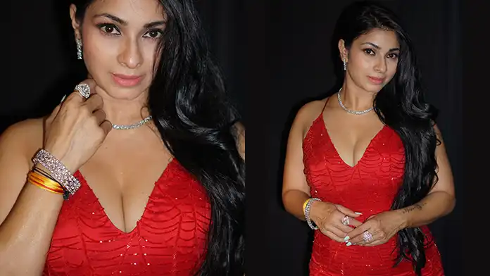 Hot Tanishaa Mukerji Flaunts Her Big Boobs in Red Dress (1)