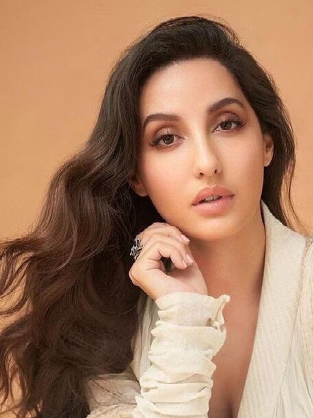 Hot Bollywood Actress Nora Fatehi Big Boobs (12 Pics)
