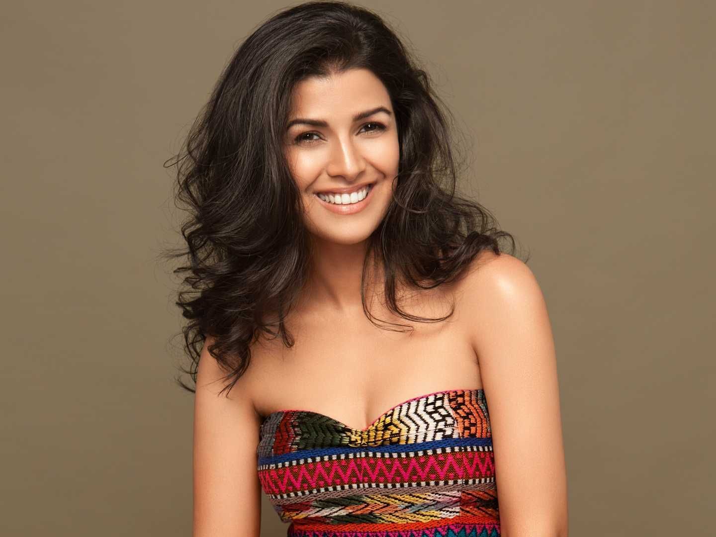 Hot Indian Actress Nimrat Kaur Big Boobs (12 Pics)