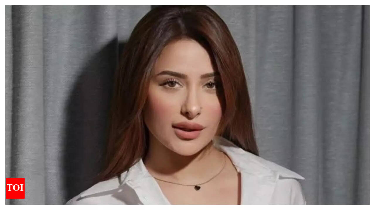 Mahira Sharma Sexy Photos Will Leave You Spellbound