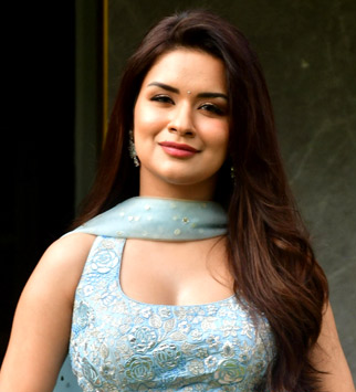 Avneet Kaur Bold Photos That Will Take Your Breath Away
